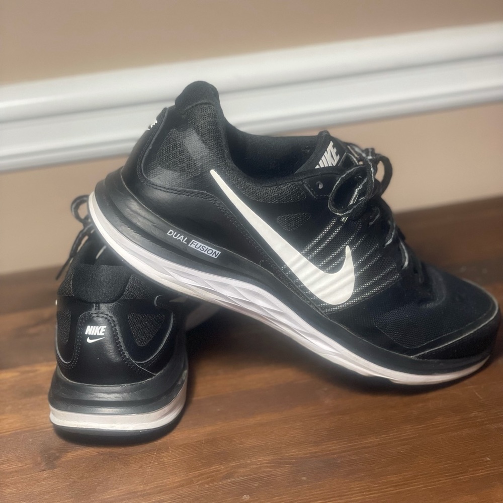 Nike Dual Fusion size 8